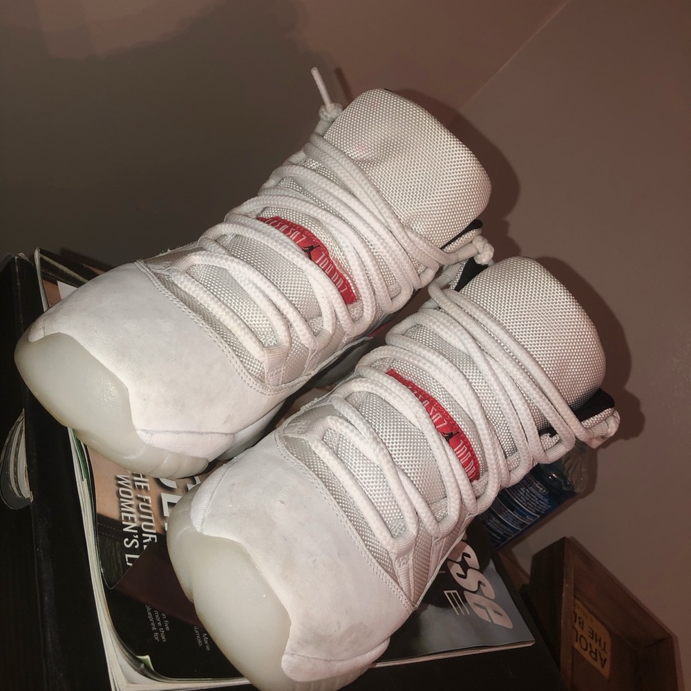 Grade school 7Y Jordan retro 11 “platinum tint”